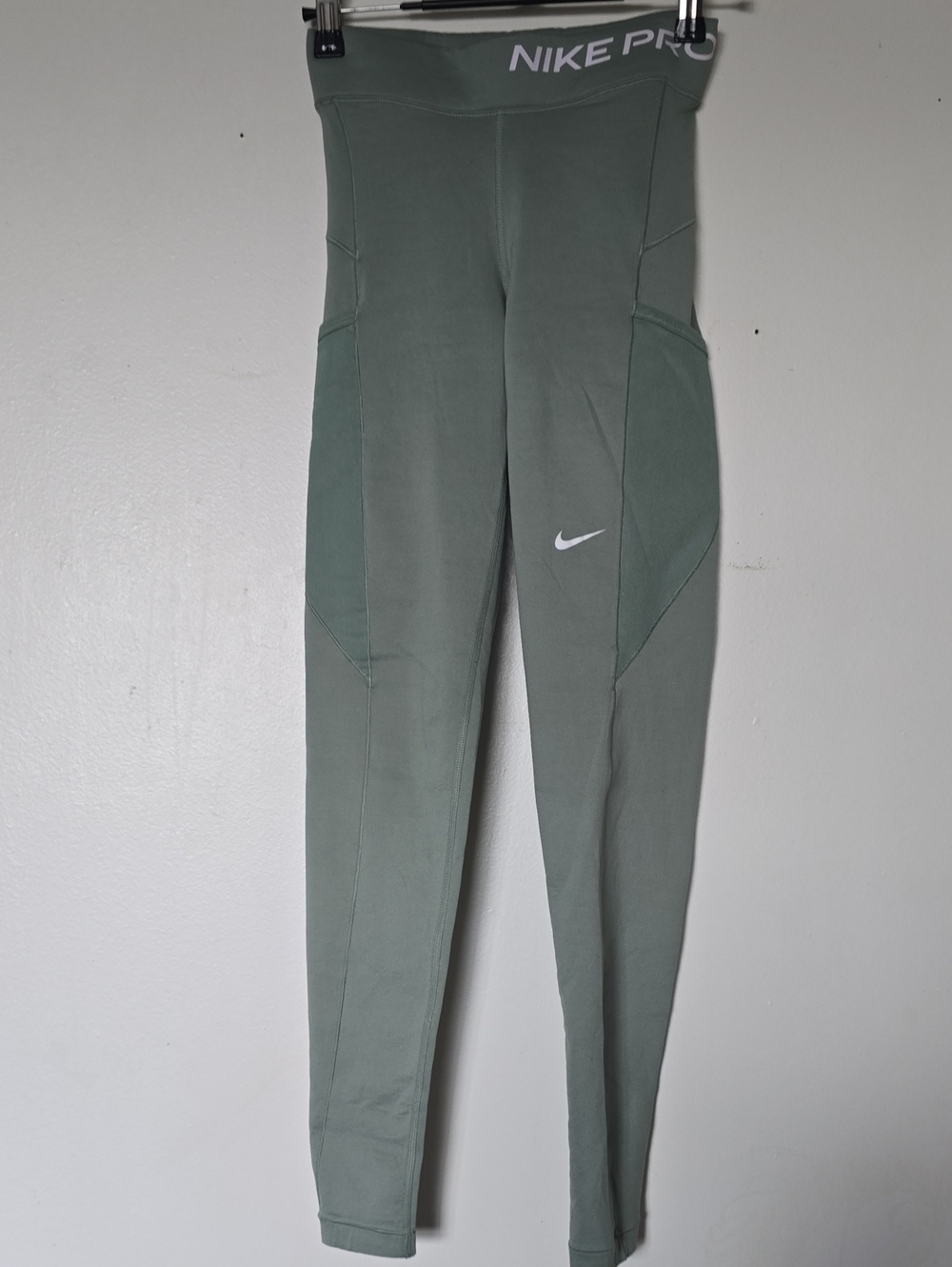 Nike Sage Green Girls' High-Waist Leggings
